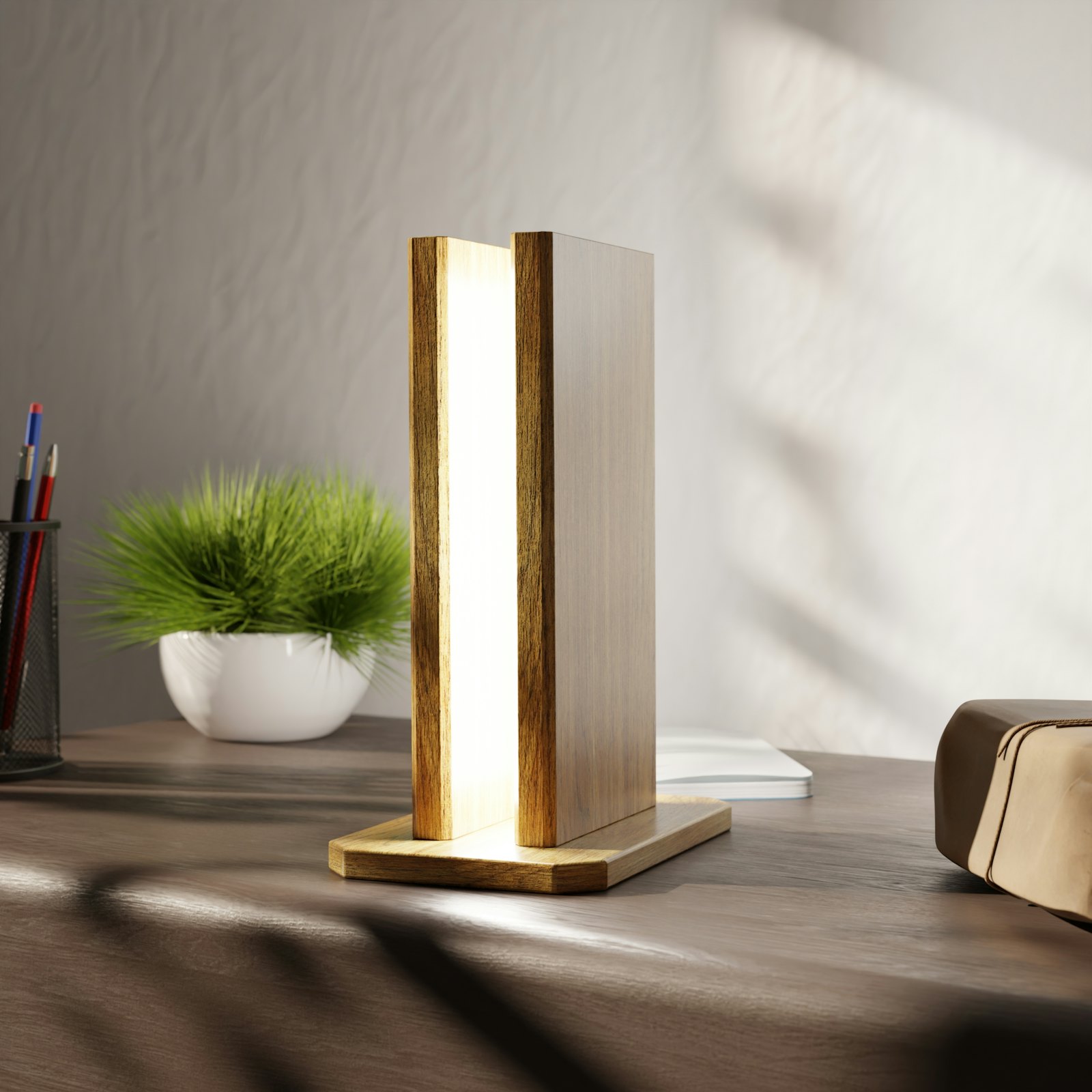 Lampada da tavolo in legno realizzata su misura con lavorazione laser